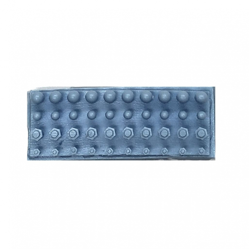 LARGE VARIOUS RIVETS SPRUE - X 40